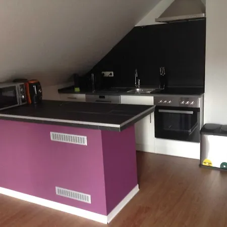 Studiowohnung, Offener Wohn- Und Schlafber *